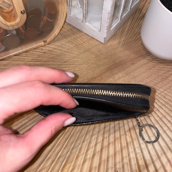 Black Pebble Kate Spade keychain mini wallet - Picture 9 of 9